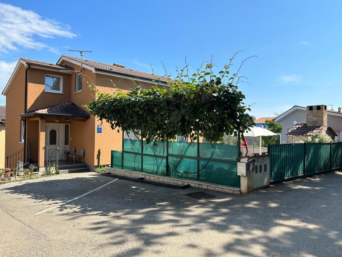 Nova Vas  Apartments Pranjic With Pool מראה חיצוני תמונה